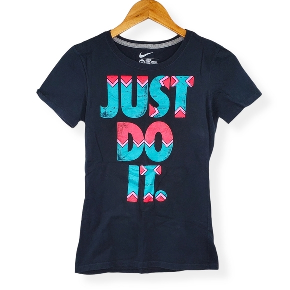 CLOSET CLOSING! Nike • Just Do It Slim Fit tee - Picture 1 of 5